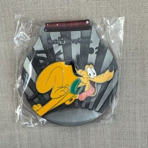 Rundisney  Disney 5K 2021 Medal with Yellow and Black Design